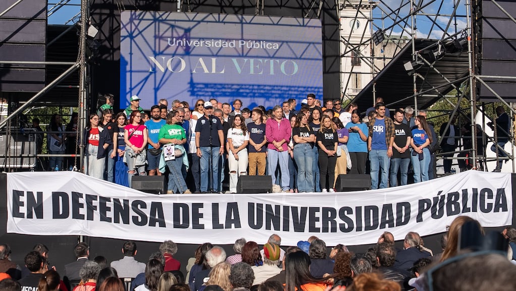 La convocatoria a la quinta Marcha Federal Universitaria, convocada por estudiantes, docentes, no docentes y rectores, sumó el respaldo de organizaciones sociales, gremios y distintos sectores políticos