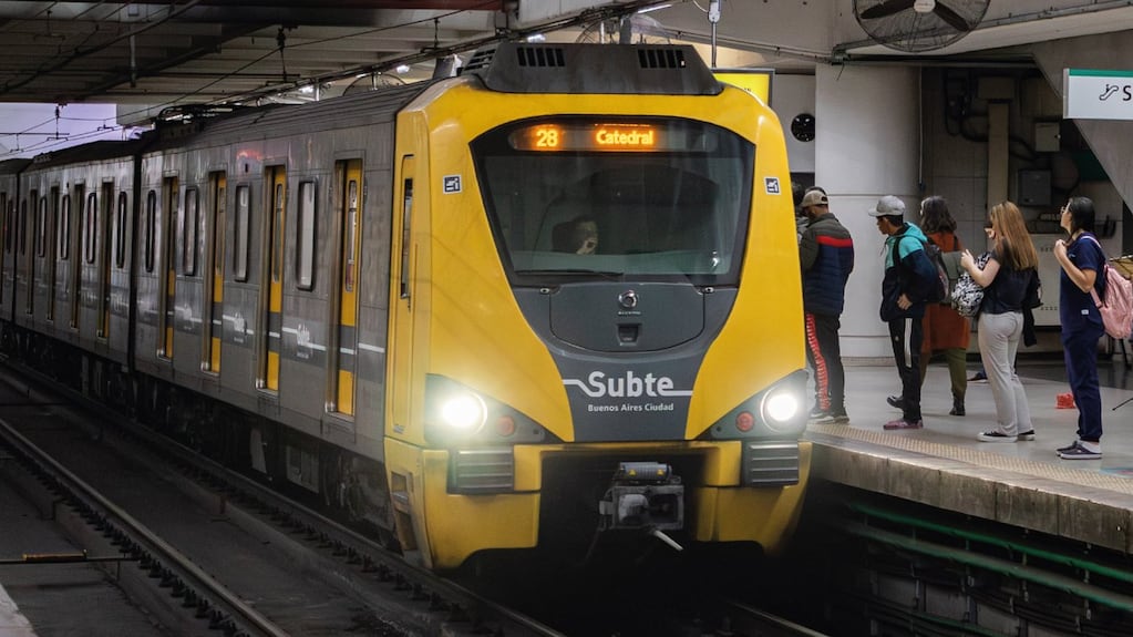 Las seis líneas del subte y el premetro quedaron interrumpidas por la protesta de los metrodelegados.