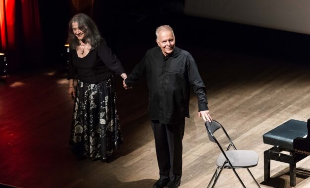Murió Stephen Kovacevich, el gran pianista de Beethoven que fue pareja de Martha Argerich