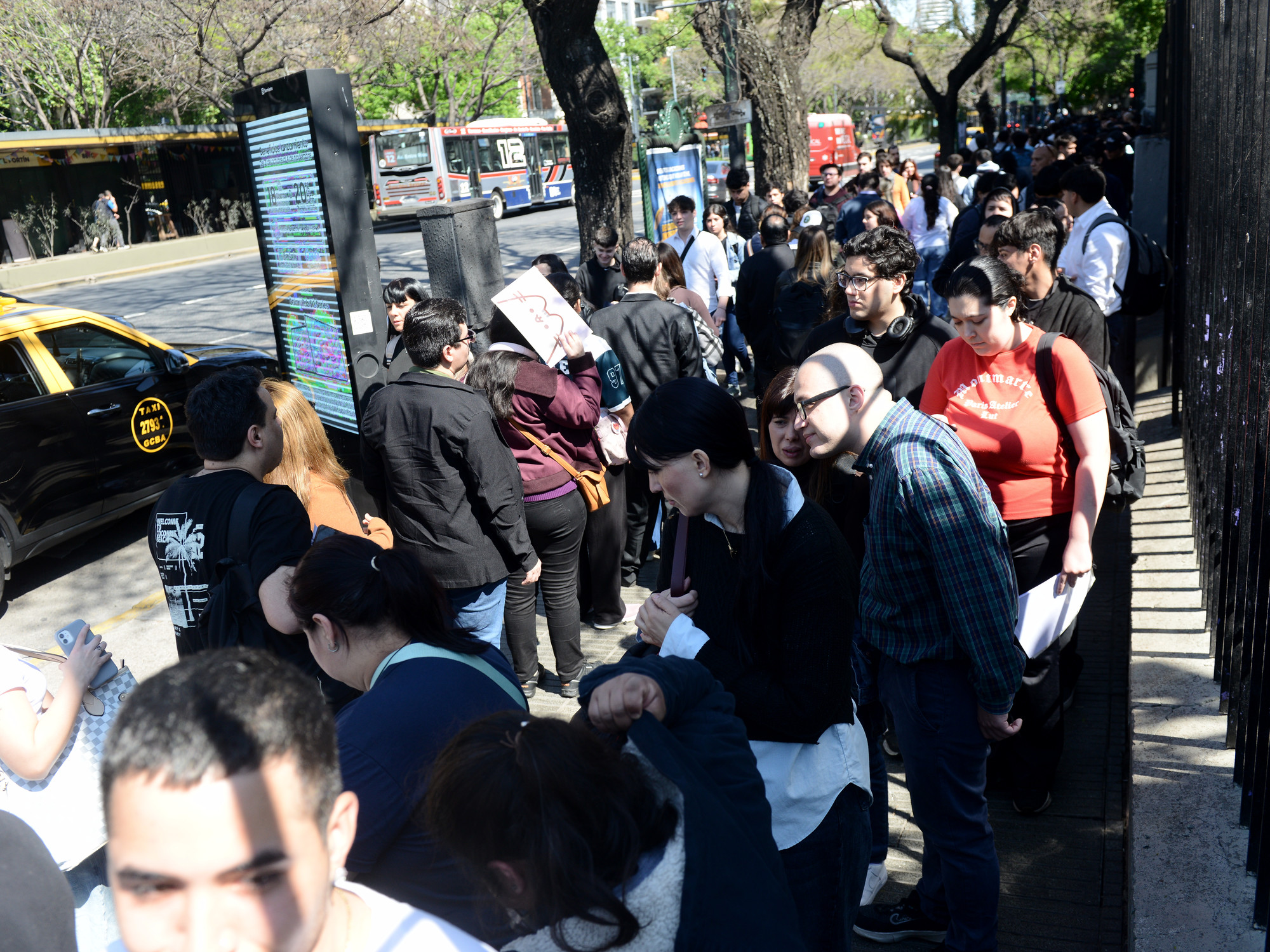 Miles de personas participaron de la Expo Empleo de la Ciudad, en La Rural