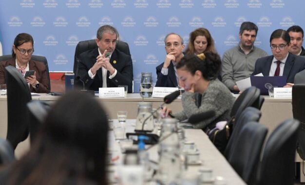 En Diputados, el secretario de Educación acusó a los rectores de tener un «acuerdo de casta»