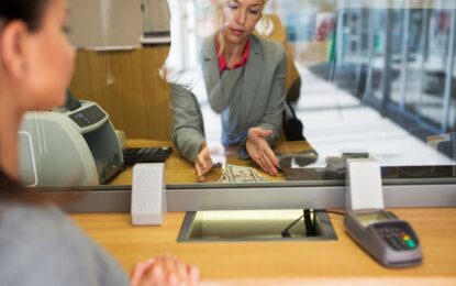 Las compras de dólares en bancos superaron los US$2.800 millones en septiembre
