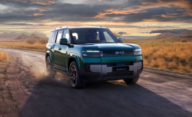 BYD lanzó en la Argentina el Ti7, su SUV híbrido 4×4 de 354 caballos: precios y equipamiento