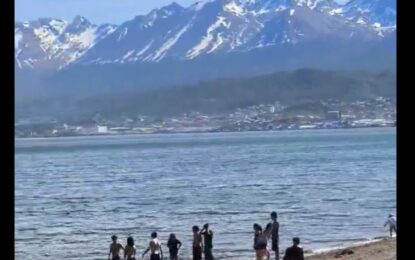 El país al revés: Ushuaia superó los 21 grados y la gente fue a la playa, mientras Buenos Aires tiritaba de frío