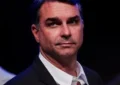 Tensión en Brasil tras el balotaje: la justicia impone restricciones de salida al país a Flávio Bolsonaro